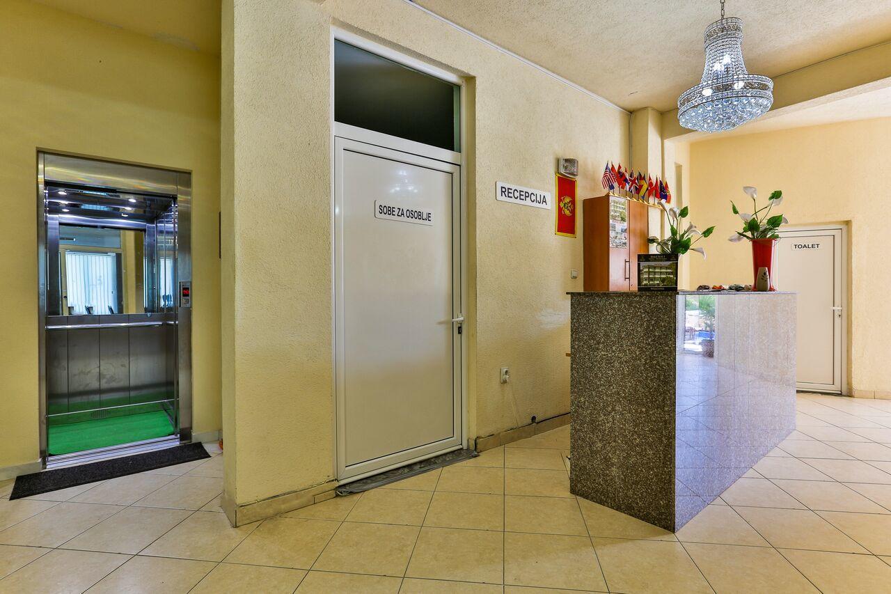 Hotel Hoti Ulcinj Eksteriør bilde